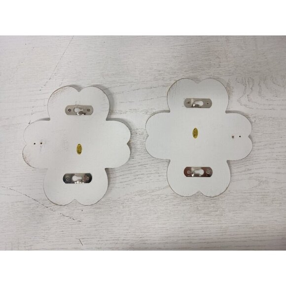 Vintage Set Of Two Wall Hanging Flowers Distressed Look Cottagecore White Plaque - Picture 5 of 9